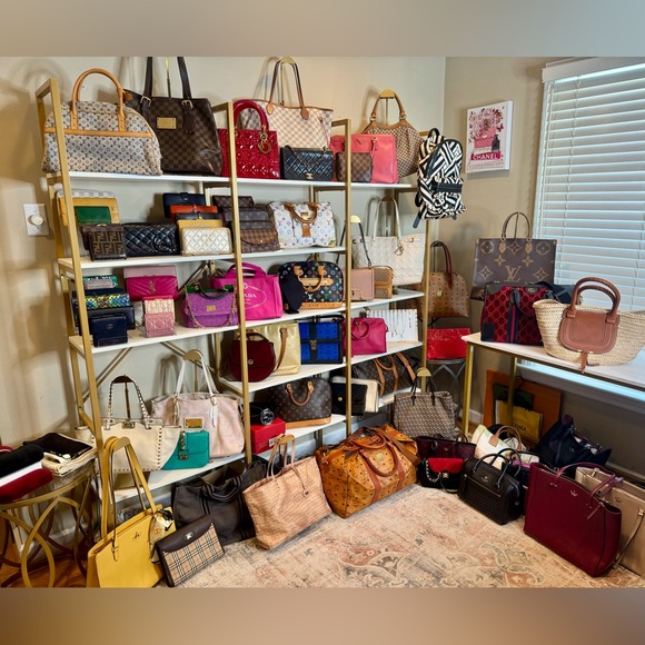 MMKOLLECTION IS LIVE!! Like to be notified when I go live! - Picture 2 of 10